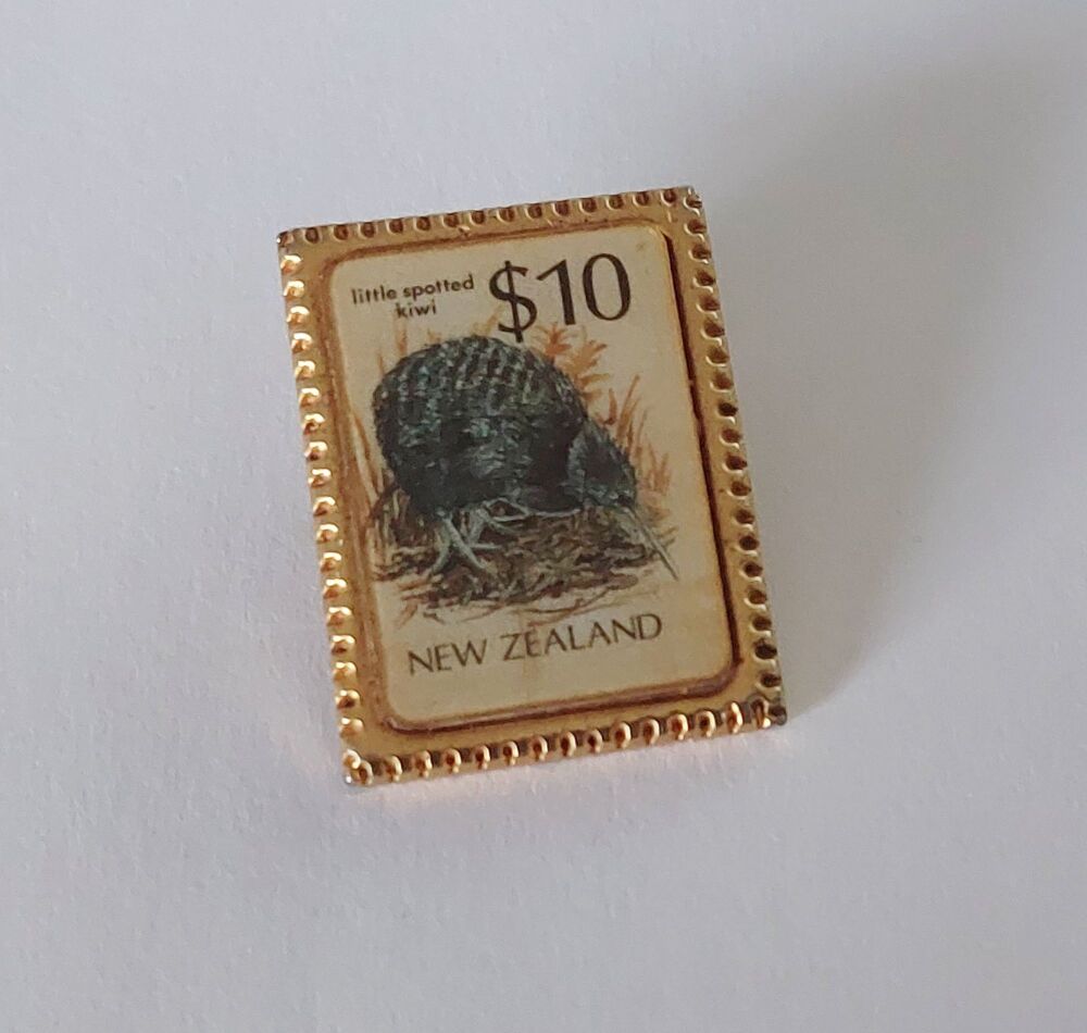New Zealand $10 Stamp Lapel Pin Badge - Little Spotted Kiwi