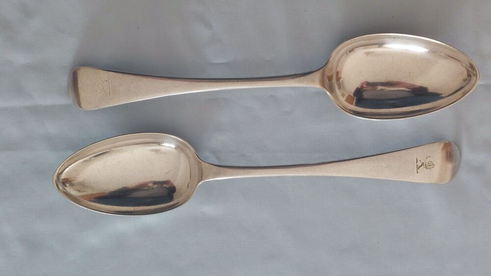 Antique Table / Serving Spoons  With Lion Rampant Crest - Old English Patte