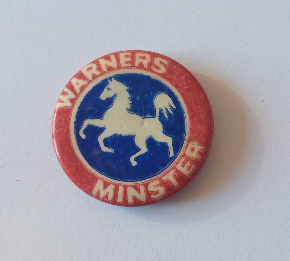 Warners Holiday Camp Minster Kent-1960s Button Badge