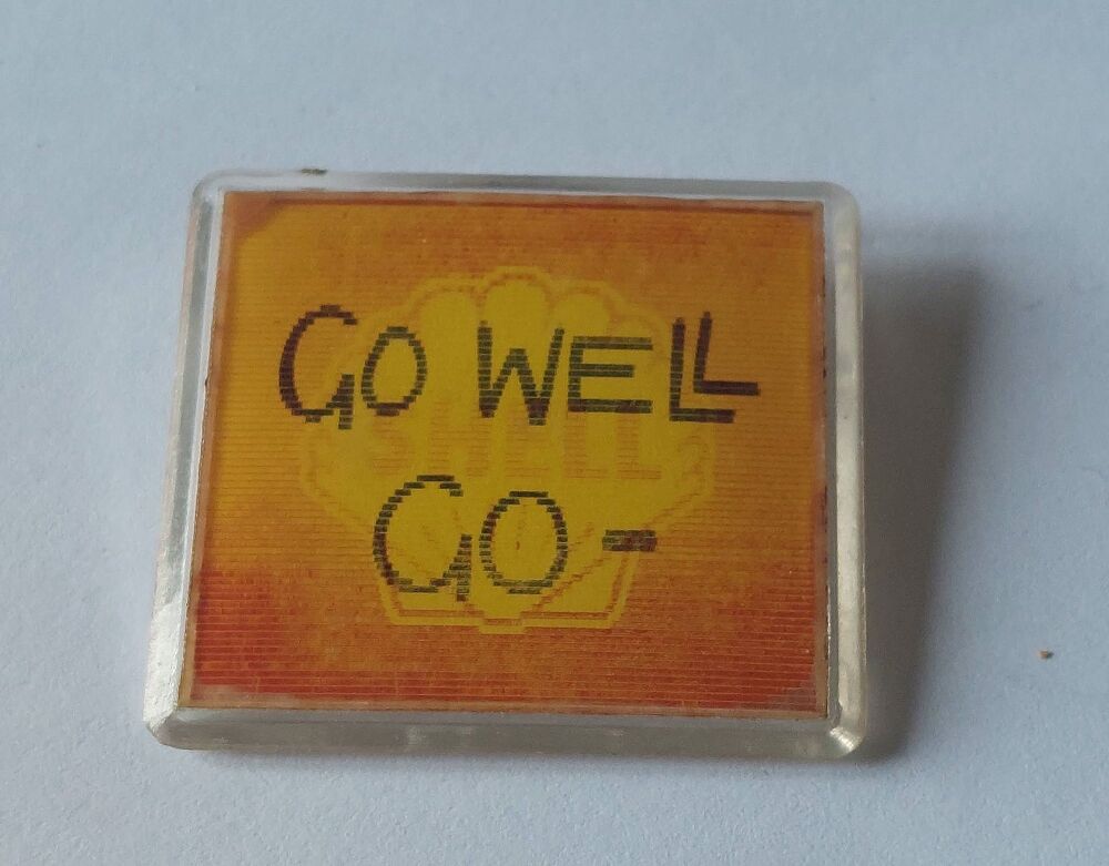 Shell Petrol Lenticular Advertising Badge-Go Well Go Shell