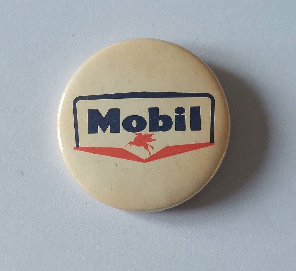 Mobil Oil, Petrol Advertising Button Badge-Circa 1960s