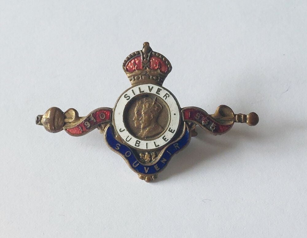 King George V Silver Jubilee 1910-1935 Souvenir Brass and Enamels Pin Badge