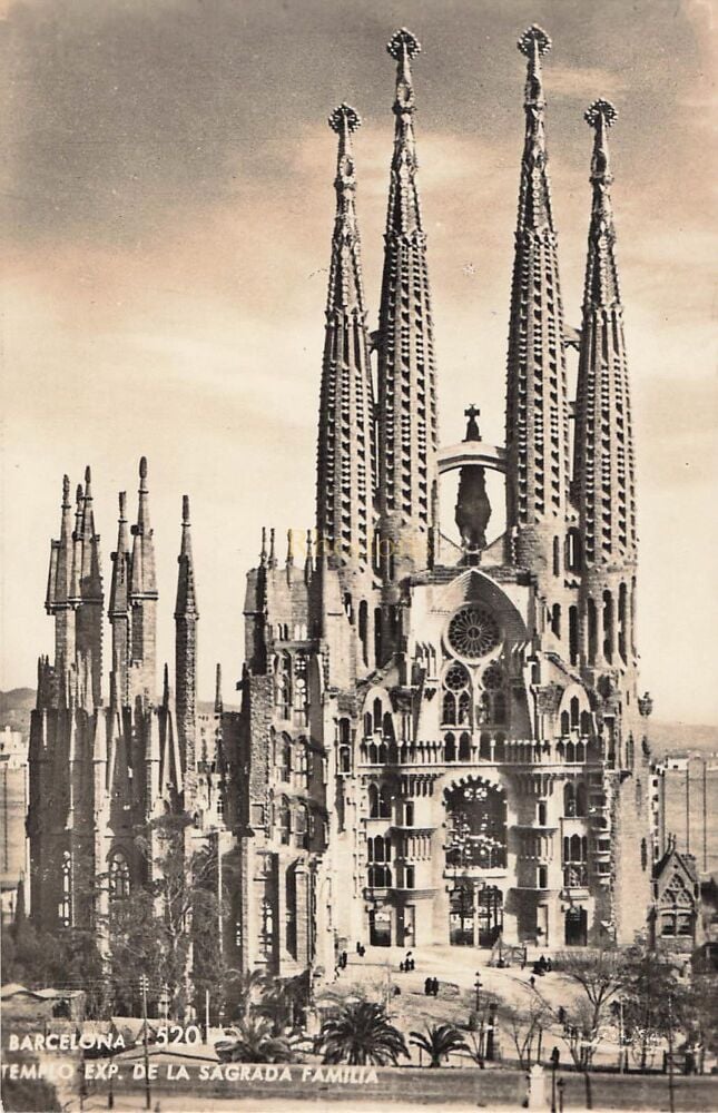 Barcelona, Spain-Basílica de la Sagrada Família-Real Photo Postcard