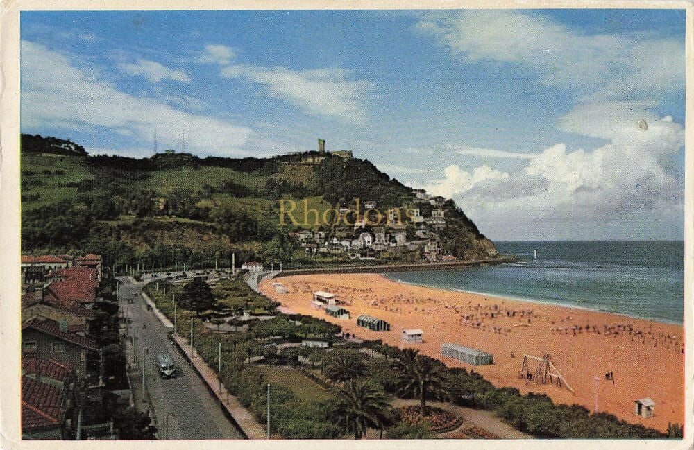 San Sebastian, Spain-Playa de Ondarreta y Monte Igueldo- Beach and Mountain View Postcard