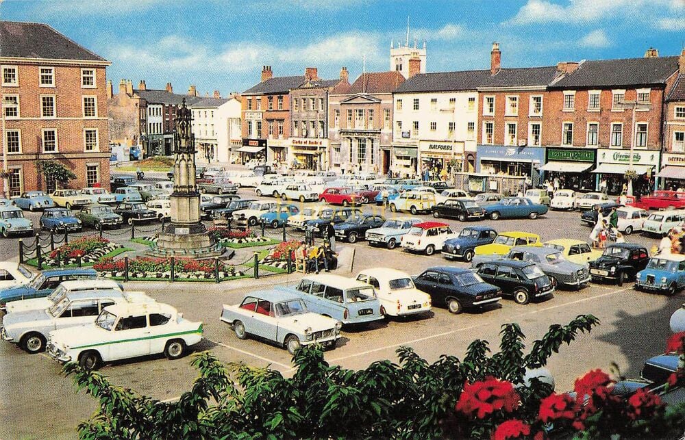 Market Place, Retford, Notts. Colour Photo Postcard