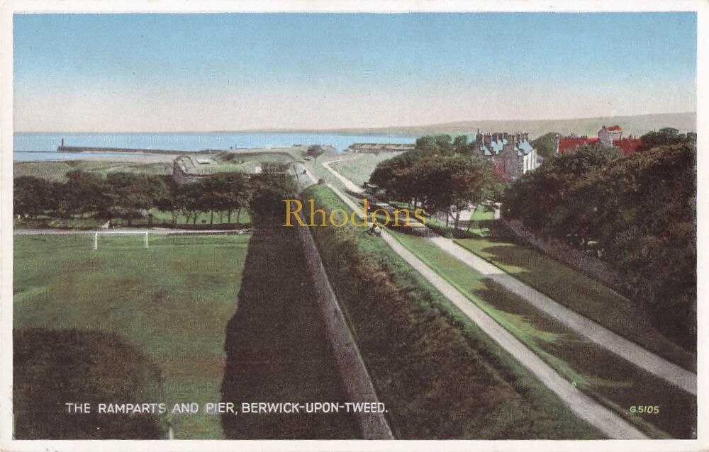 Northumberland Postcard-Berwick on Tweed-The Ramparts and Pier-Valentines Carbo Colour Series