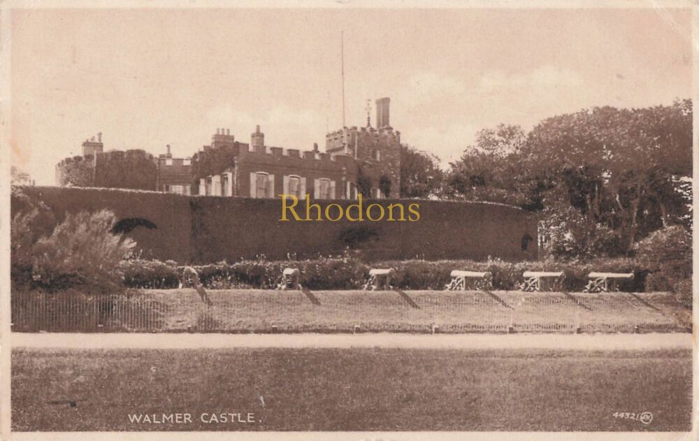 Kent Postcard-Walmer Castle, Deal, Kent-1920s Valentines Series | Sent To Mrs EATON, Southend on Sea 1927