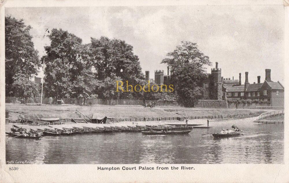 Genealogy Postcard-Miss JAMES, C/O Mrs Davis, Paul Street, Finsbury London E-1905 | Hampton Court Palace From The River PC
