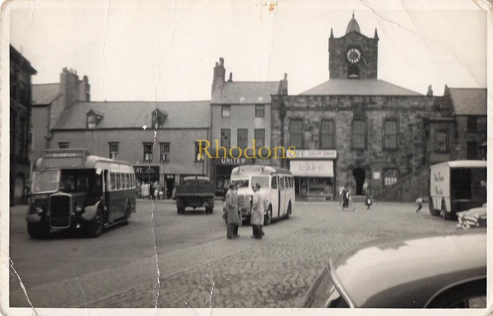 Northumberland Postcard-Vintage Town Centre Photo PC-Believed To Be Alnwick, Northumberland -Busses, People etc
