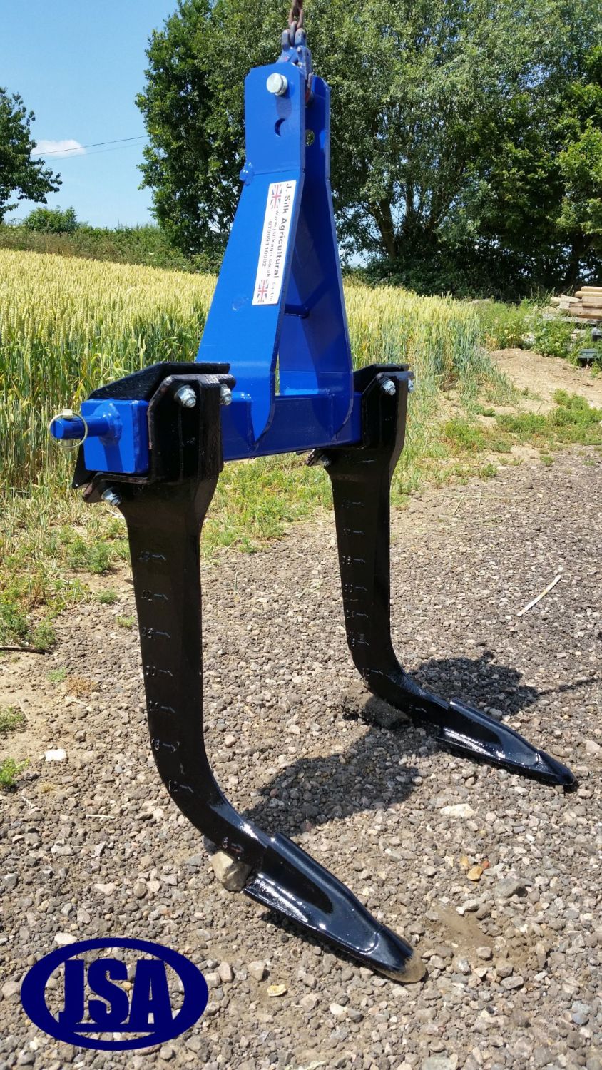 Subsoiler Ripper with Pipe Layer. TWIN Leg Cast Point 