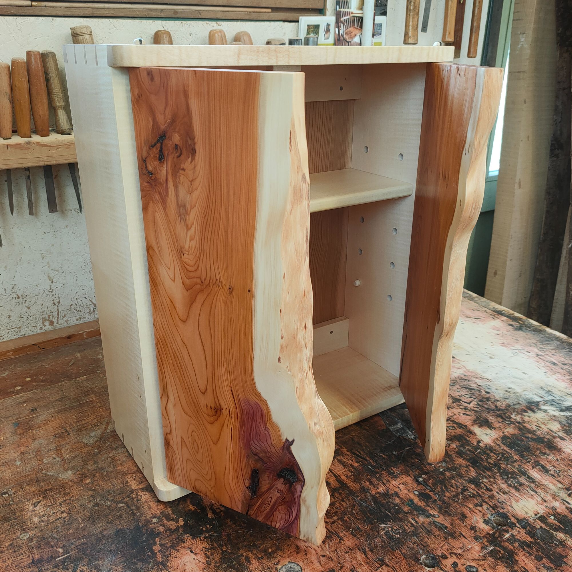 Cabinet - Yew (3)