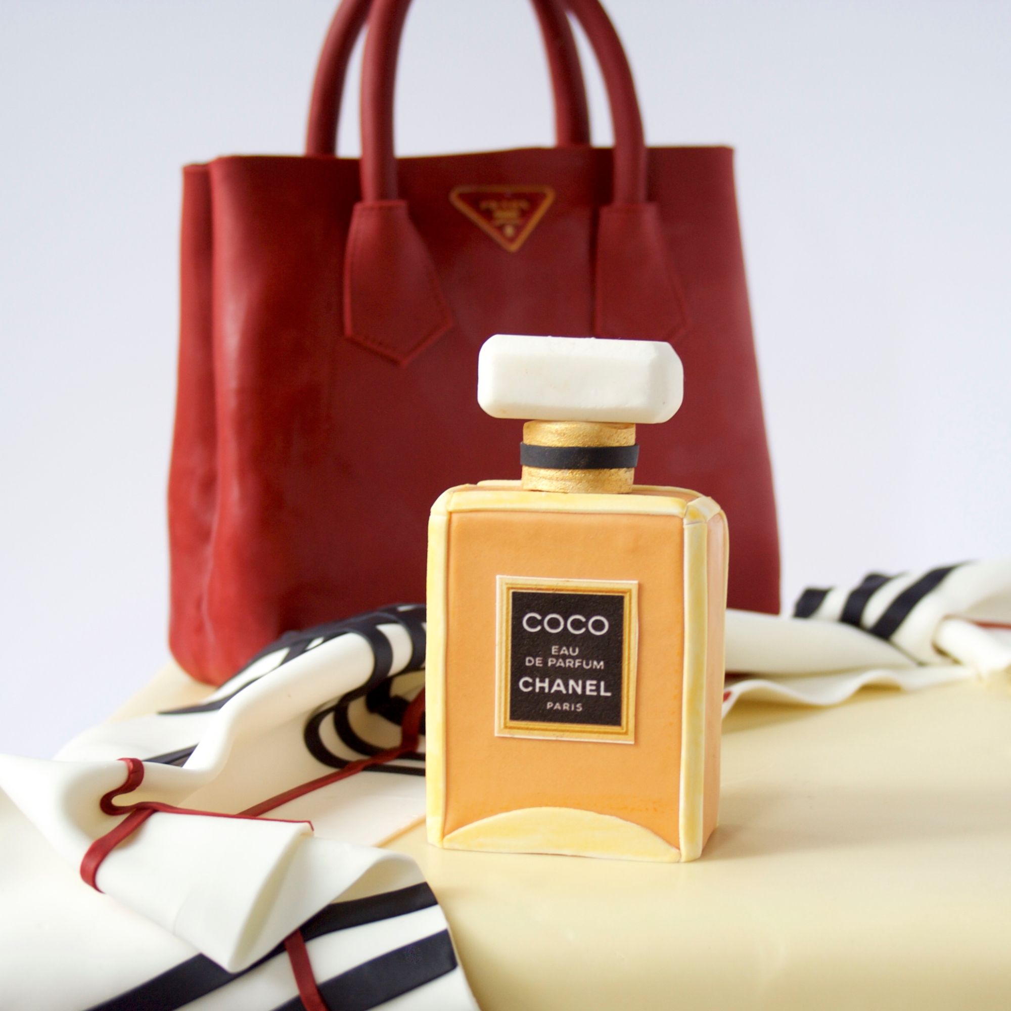 1287 - Fashion Illusion Cake Chanel parfume Prada bag Burberry scarf