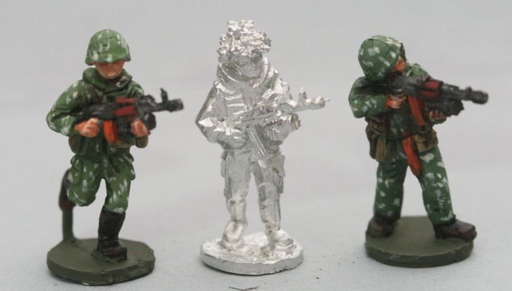 SCS05 Soviet Riflemen with camo suits with AK74and grenade launchers