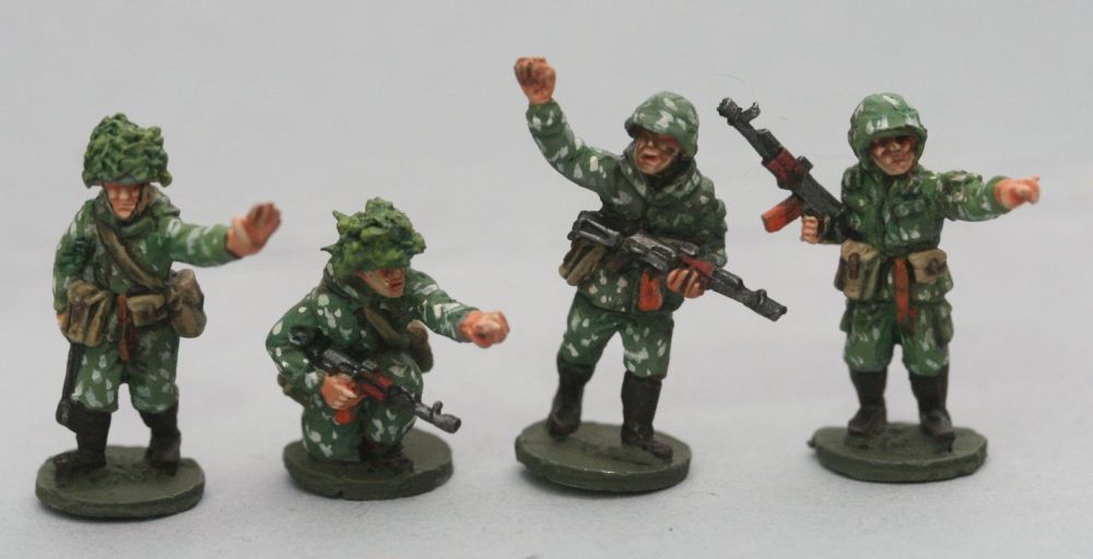 SCS06 Soviet Riflemen with camo suits NCO types