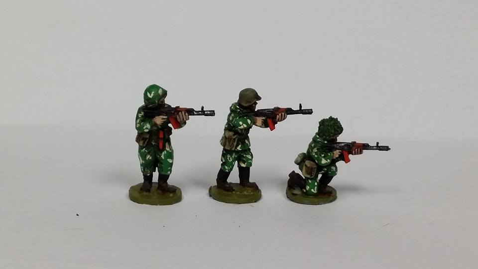 SCS19 Soviet in Camo suits in Skirmish poses armed with AK74