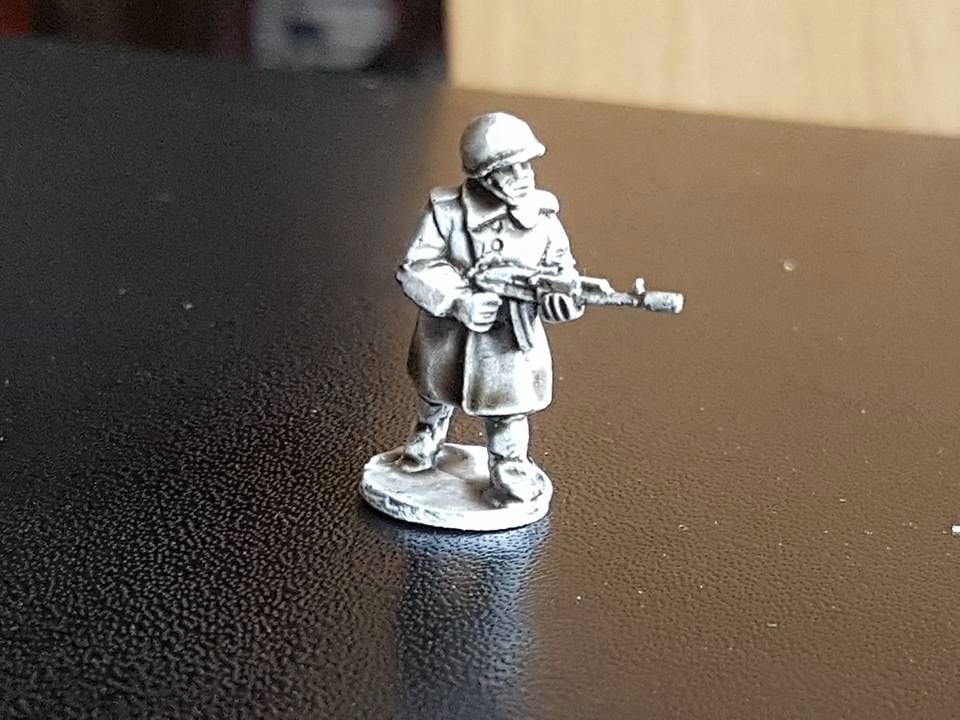 LTDCOAT Test Soviet rifleman in great coat  Miniature to see which is more 