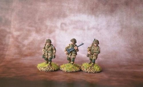 UPN07 US Paras Normandy with .30 cal MMG moving