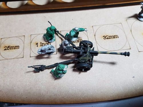 SSL20 Waffen SS late war PAK gun crew. Figures taken from gunner sets to ma