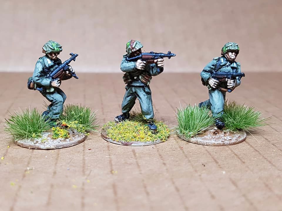 LHR02 PanzerLehr NCO's with Mp40 smgs (new sculpts)