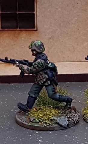 New SSL01b Waffen SS in early uniforms armed with Stg44 with type 1 helmet 