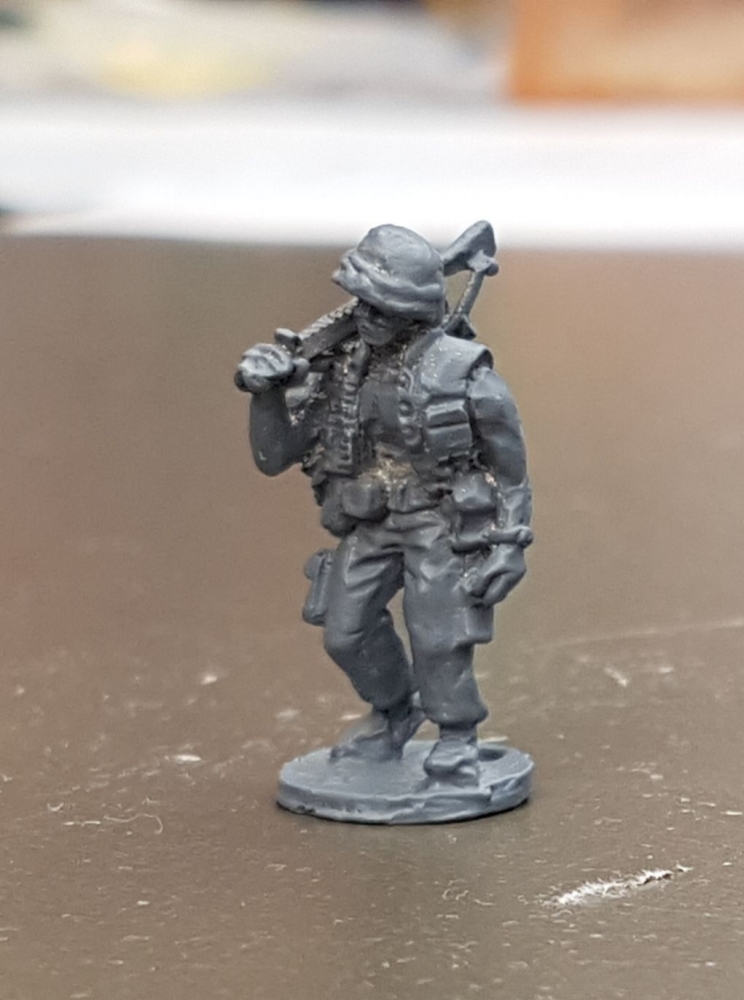 LTD27 Vietnam USMC Walking M16 on shoulder