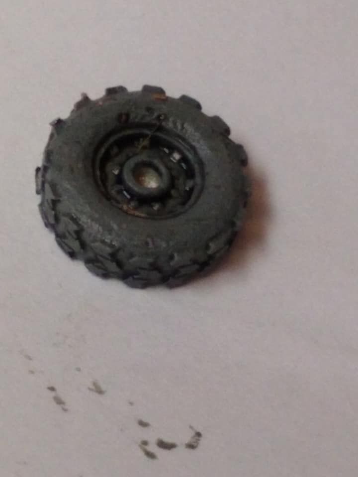 ESKA05 Chunky Tyre (cast in metal)