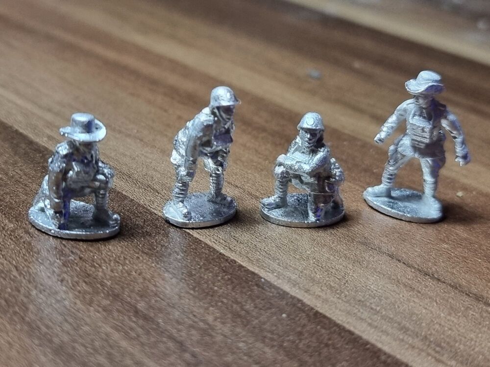 KNIL09 KNIL gun crew (generic poses to be used for any crew weapon)