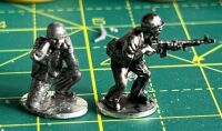 GUA06 Officer on RTO and BAR US Soldiers in hot weather fatigues WW2