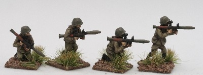 CWR07 Soviet Riflemen in Y strap webbing with RPG7s