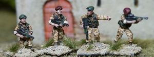 BAV06 Brit Army in assault Vests with Berets