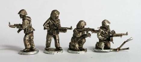 CWR11 Soviet Riflemen with camo suits with LMGs
