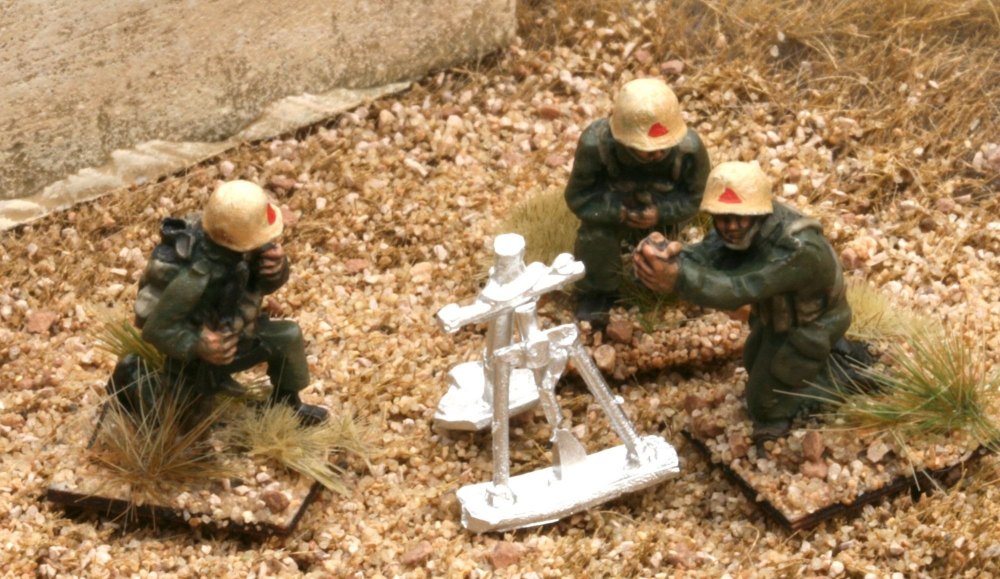 RG10 Iraqi Army 82mm Mortar and Crew