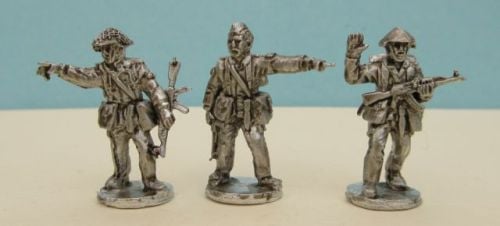 DDR09 East German NCO squad leader type figures