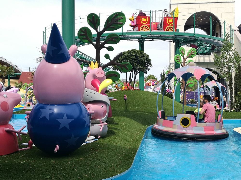 paultons peppa preview 17