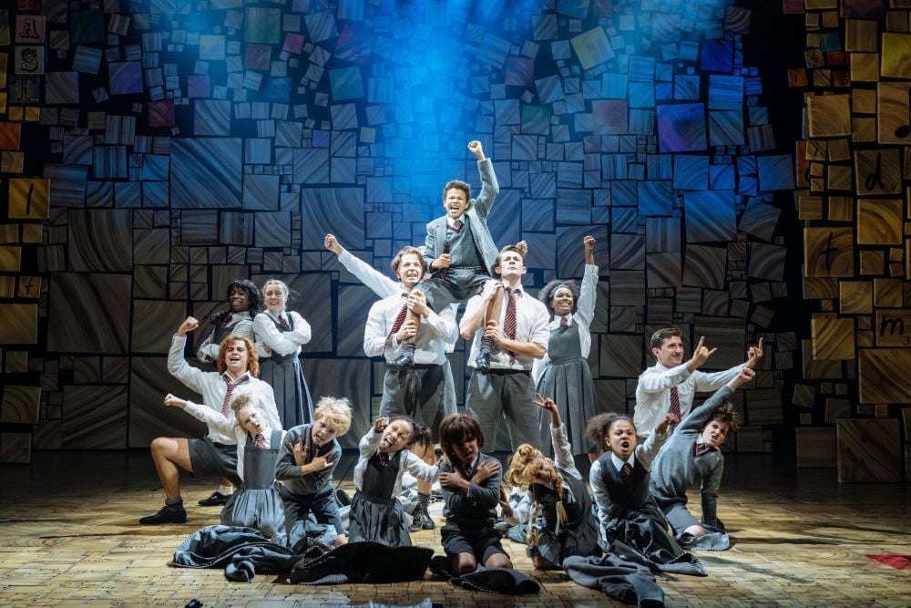 28-RSC-Matilda-The-Musical-UK-Ireland-Tour.-The-Company.-Photo-Manuel-Harla