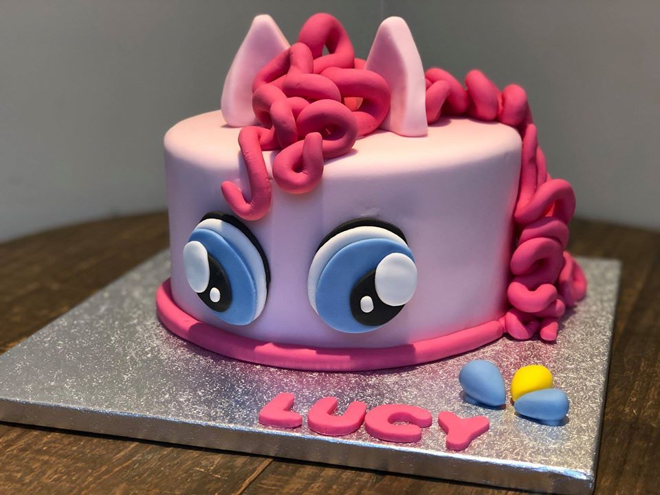 Lucy Pony cake 2