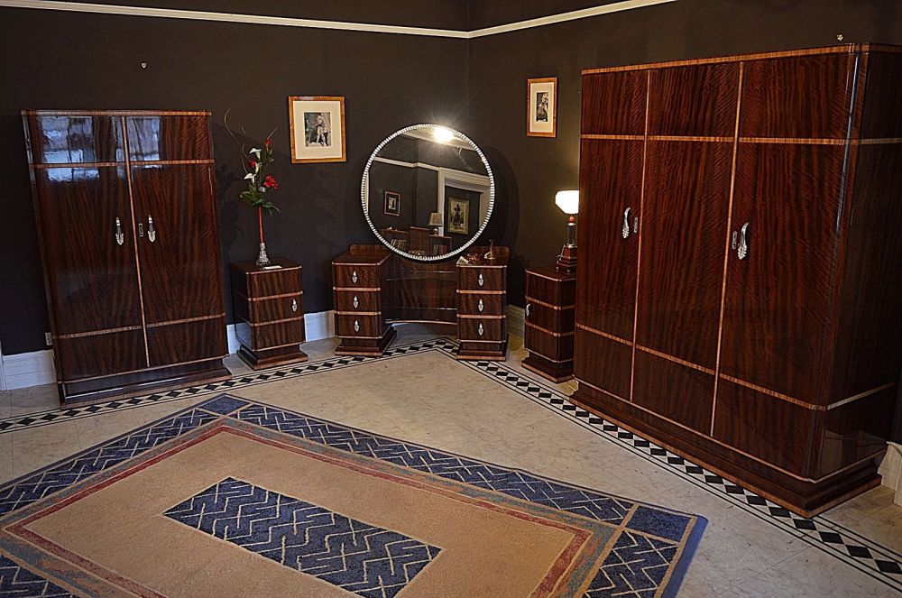 Outstanding Art Deco walnut & zebrano banded bedroom suite