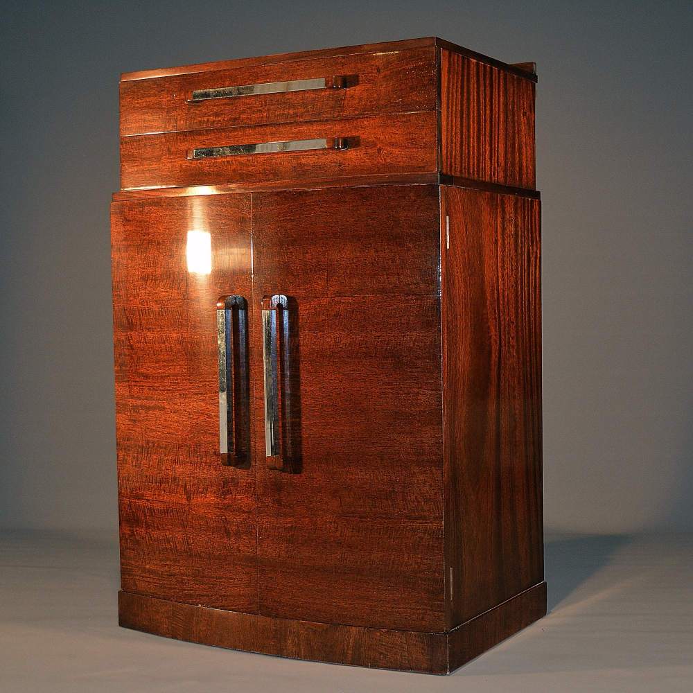 Art Deco Mahogany cupboard / linen press.