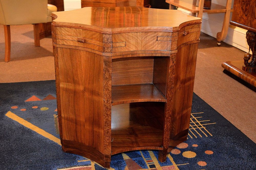 Exceptional Art Deco walnut veneered coffee table