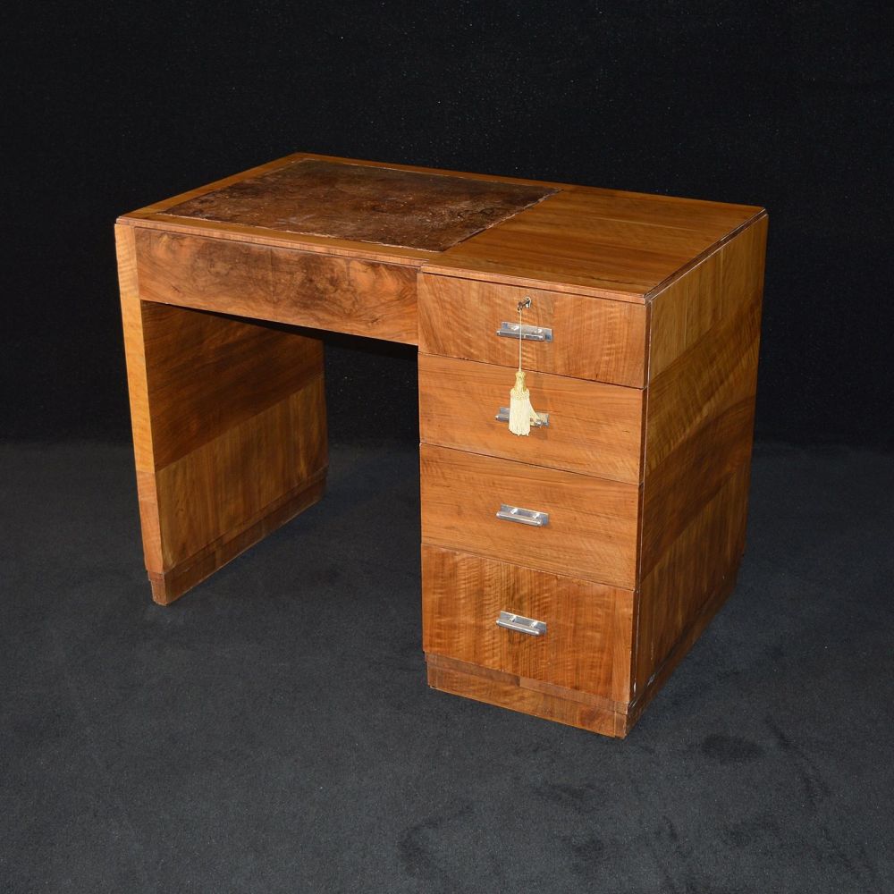 Fine Art Deco figured walnut desk