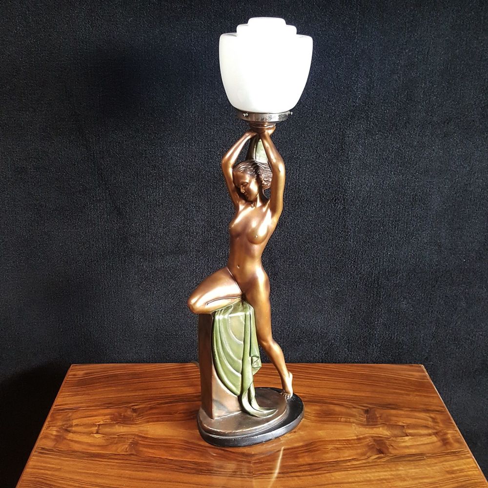 Good Art Deco plaster lamp by Leonardi, London