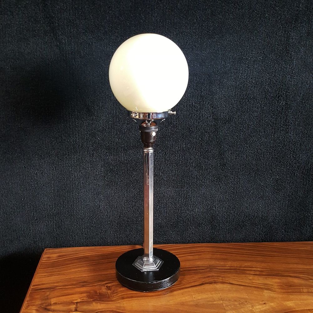 Original Art Deco chrome and black table lamp