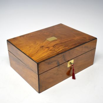 Victorian walnut jewellery box.