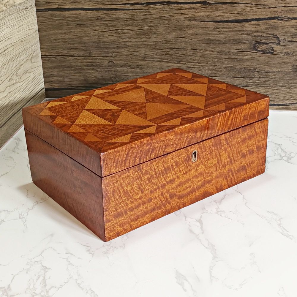 Edwardian mahogany & satinwood box.