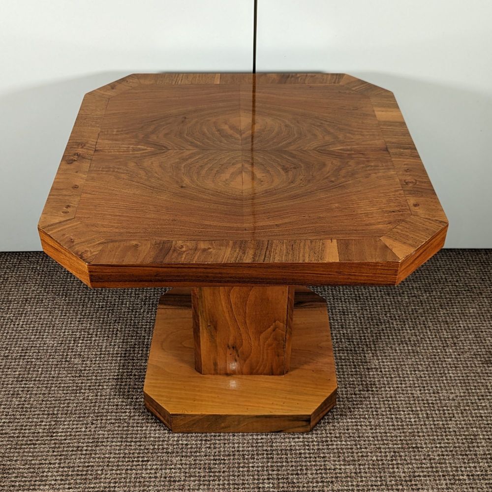 Good Art Deco figured walnut coffee table.
