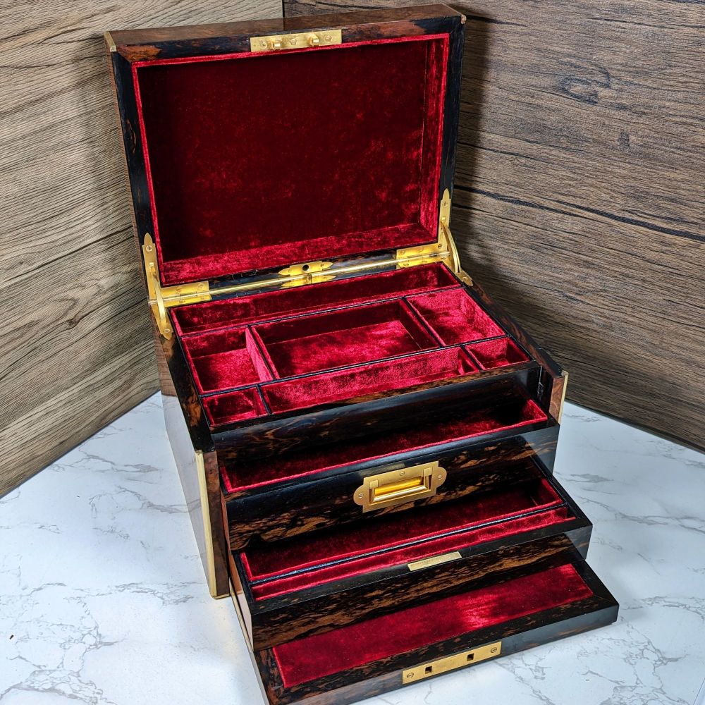 Superb Victorian burr walnut jewellery box.