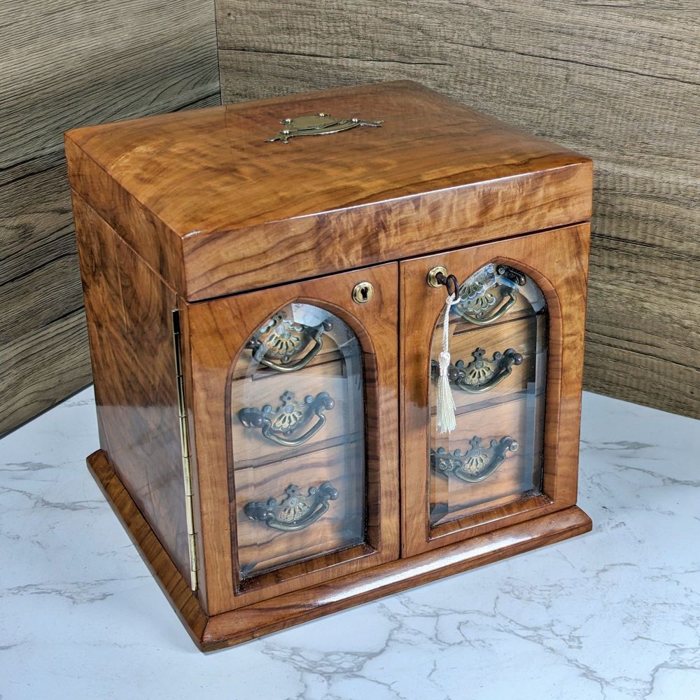 Fine Victorian olivewood jewellery box.