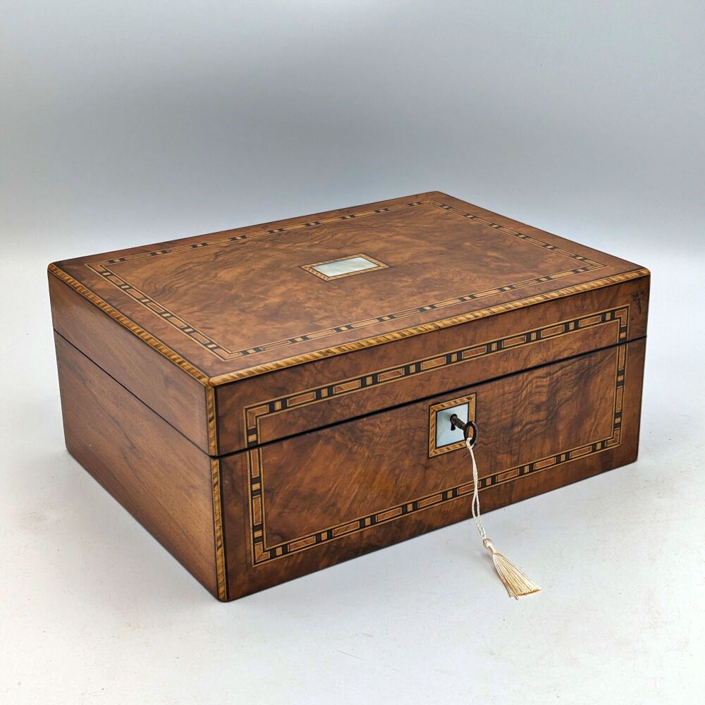 Attractive Victorian figured walnut & inlaid jewellery box.