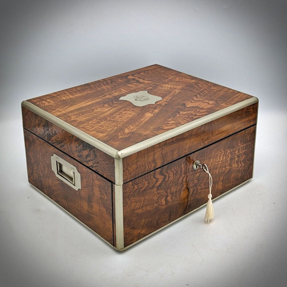 Large Victorian figured walnut jewellery box.