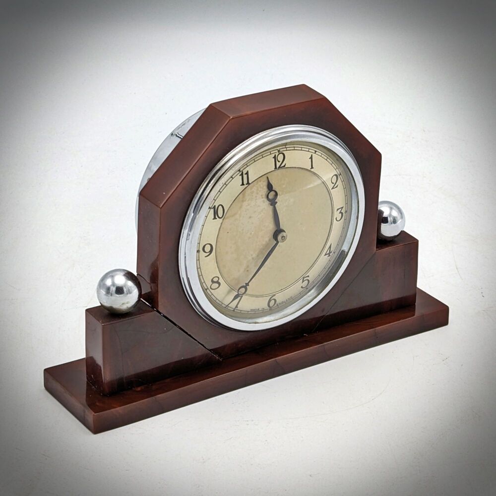 Art Deco Phenolic Bakelite 8 day mantel clock.